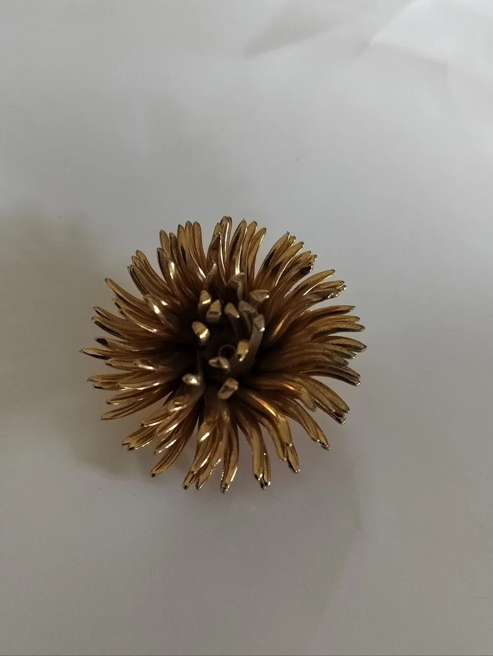 Vintage MCM Gold Tone Starburst Flower Brooch Unsigned 1960s